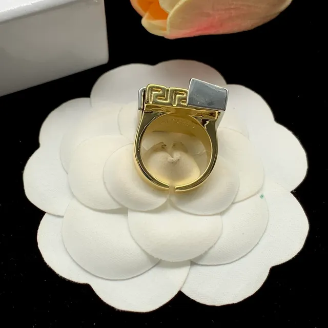 Fendi FF Crystal Square Earring 4