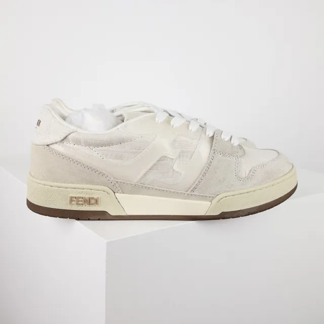 Fendi First Bege Marrom Tênis Lifestyle com Camadas de Suede e Superior de Tecido Overlay Motivo Tonal FF 3