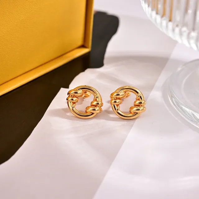 Fendi Boucles d'oreilles Or Motif Chaîne Tordue Enlacement Forme Circulaire Interlock 3