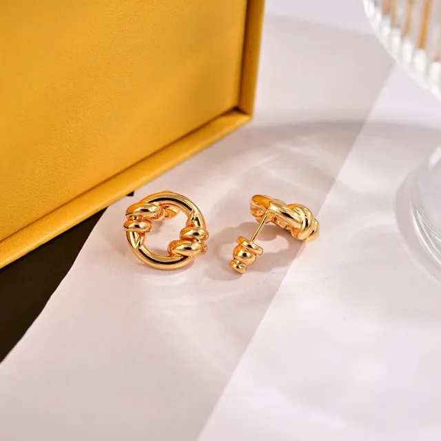 Fendi Boucles d'oreilles Or Motif Chaîne Tordue Enlacement Forme Circulaire Interlock 4