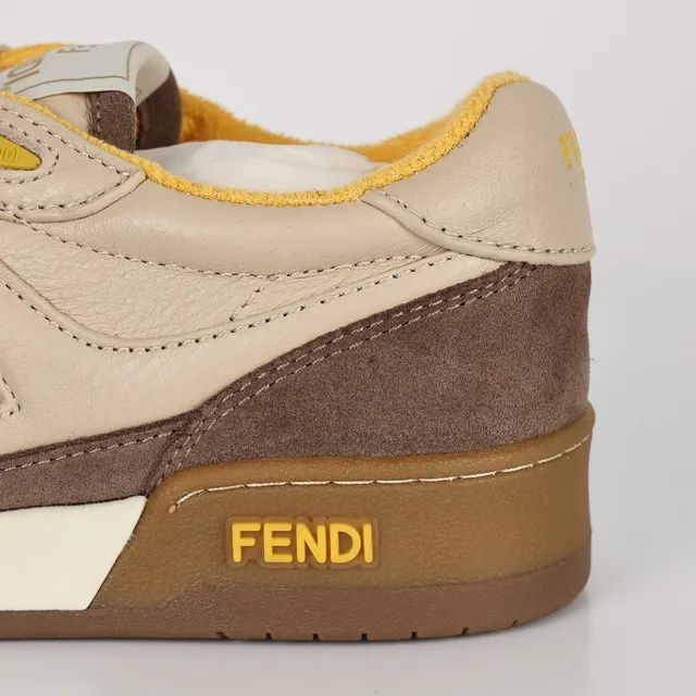 Fendi Sneakers Lifestyle Bege Marrom Camada de Camurça e Couro Superior Embossado Motivo FF Sneakers Lifestyle 4