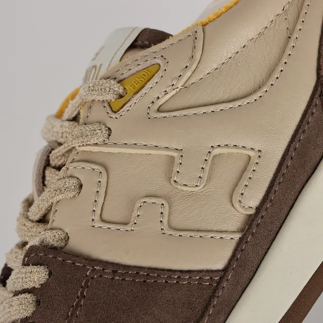 Fendi Sneakers Lifestyle Bege Marrom Camada de Camurça e Couro Superior Embossado Motivo FF Sneakers Lifestyle 6