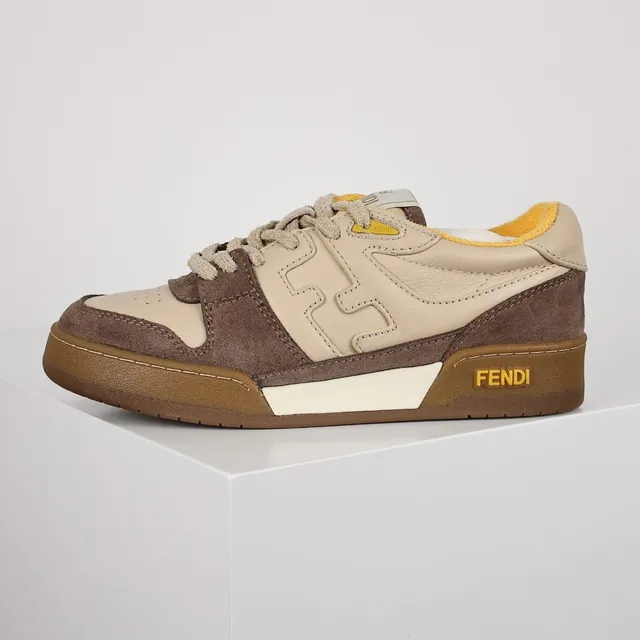 Fendi Sneakers Lifestyle Bege Marrom Camada de Camurça e Couro Superior Embossado Motivo FF Sneakers Lifestyle 8