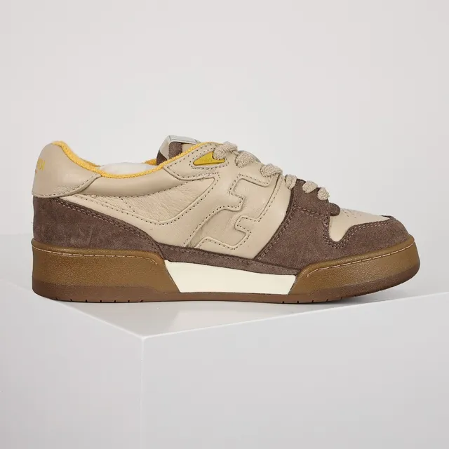 Fendi Sneakers Lifestyle Bege Marrom Camada de Camurça e Couro Superior Embossado Motivo FF Sneakers Lifestyle 9