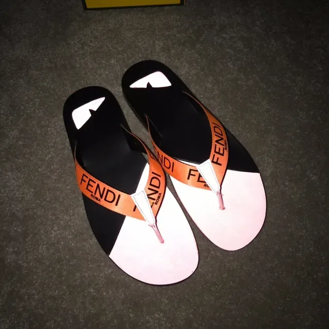 Fendi Logo Strap Color-Blocked Slippers 21