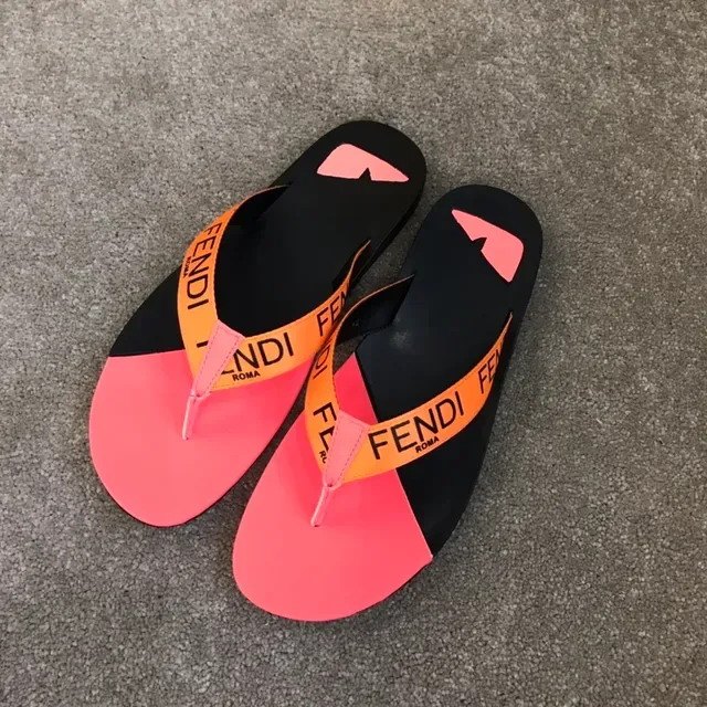 Fendi Logo Strap Color-Blocked Slippers 23