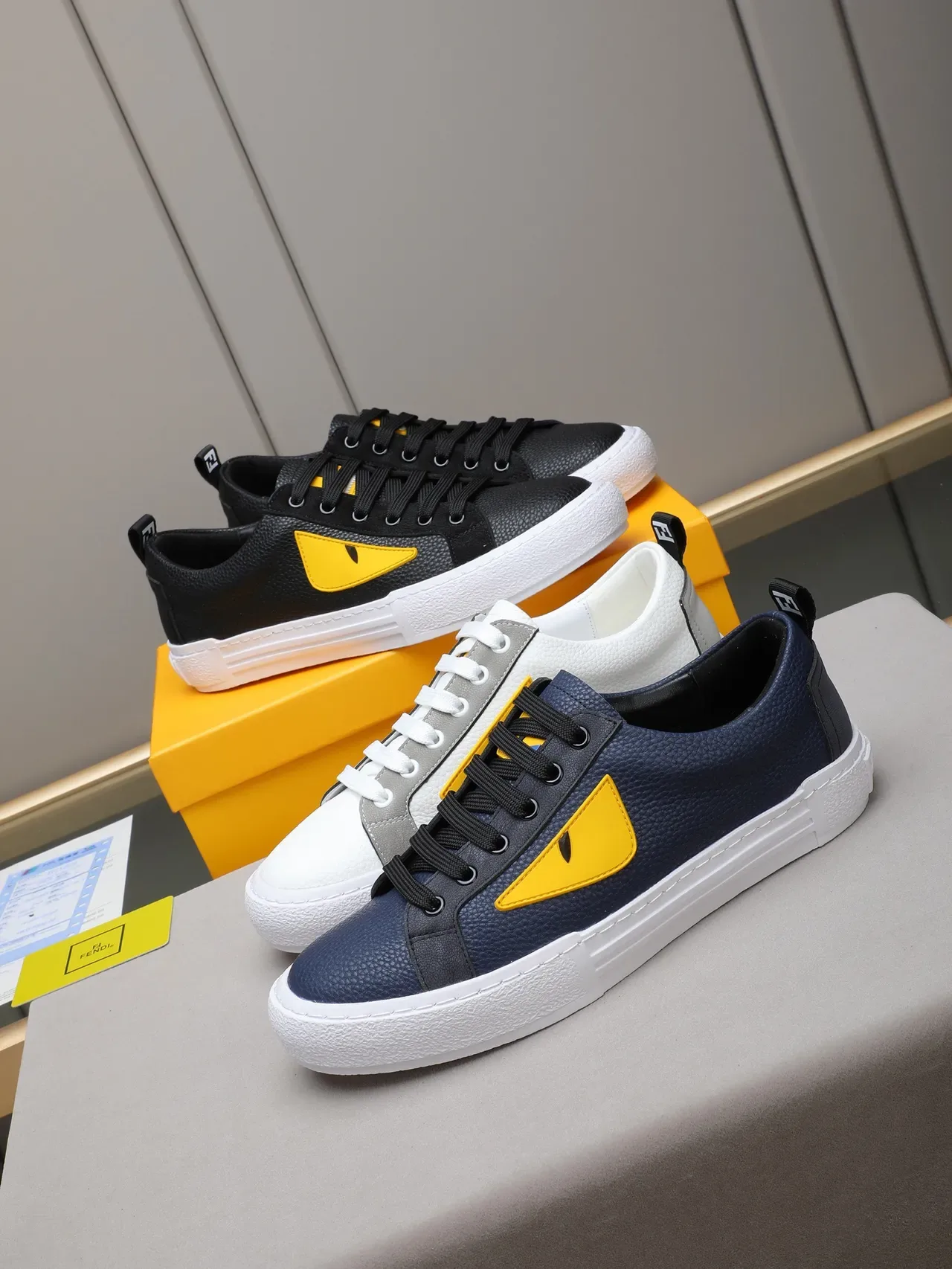 Fendi Monster Eye Bleu marine et jaune baskets lifestyle 2