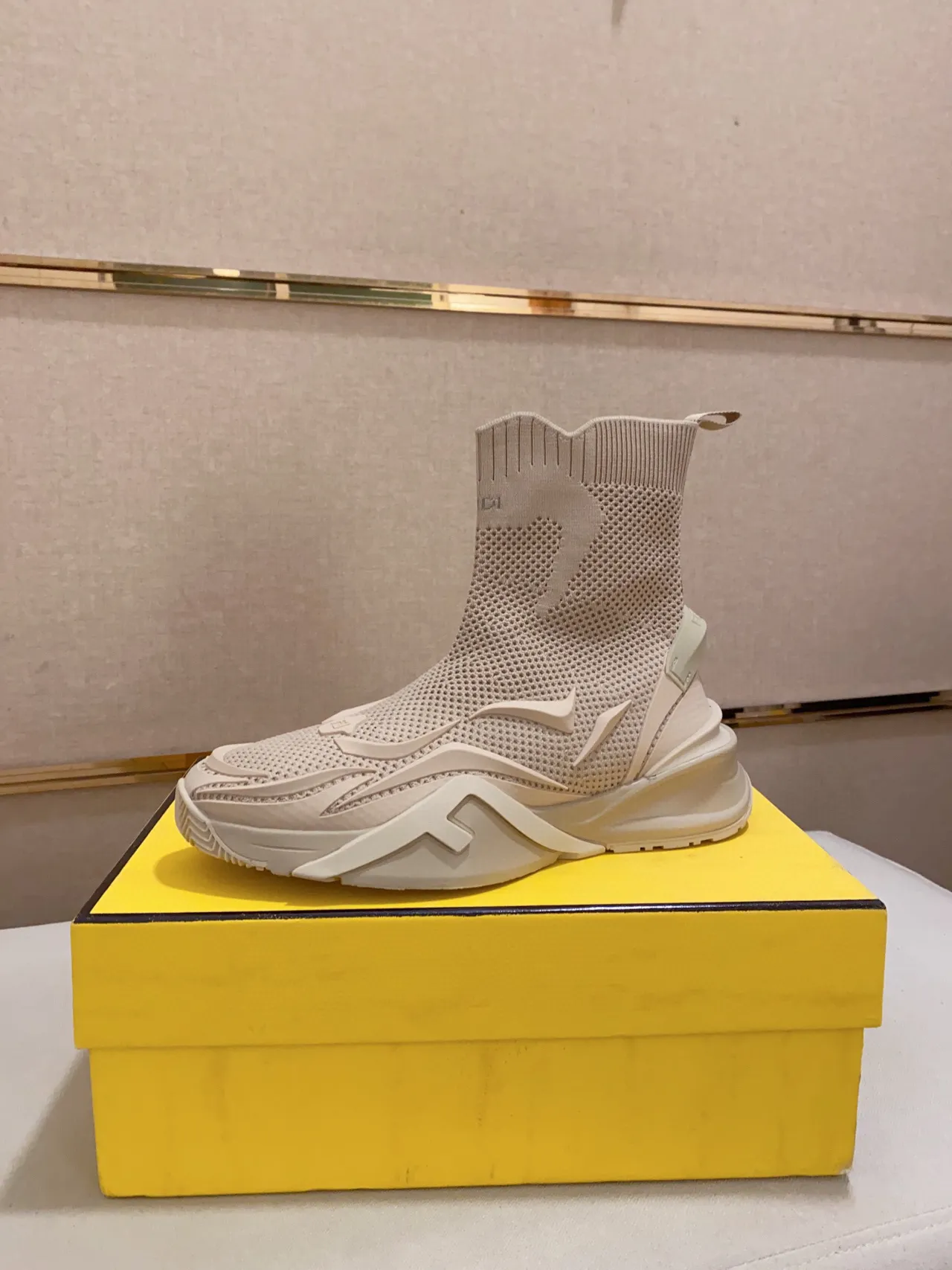 Fendi Speed Trainer Beige Tênis chunky com ajuste de meias de malha 6