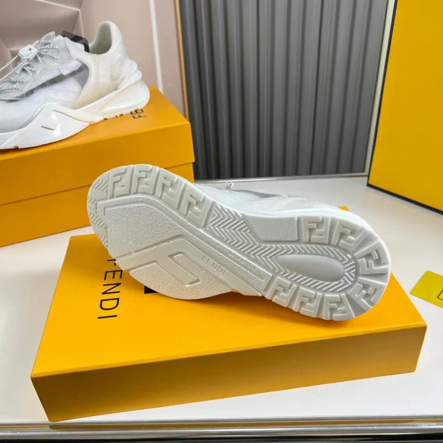 Fendi Blanc Semelle Sculptée Superposition de Maille Translucide Chaussures Chunky 2