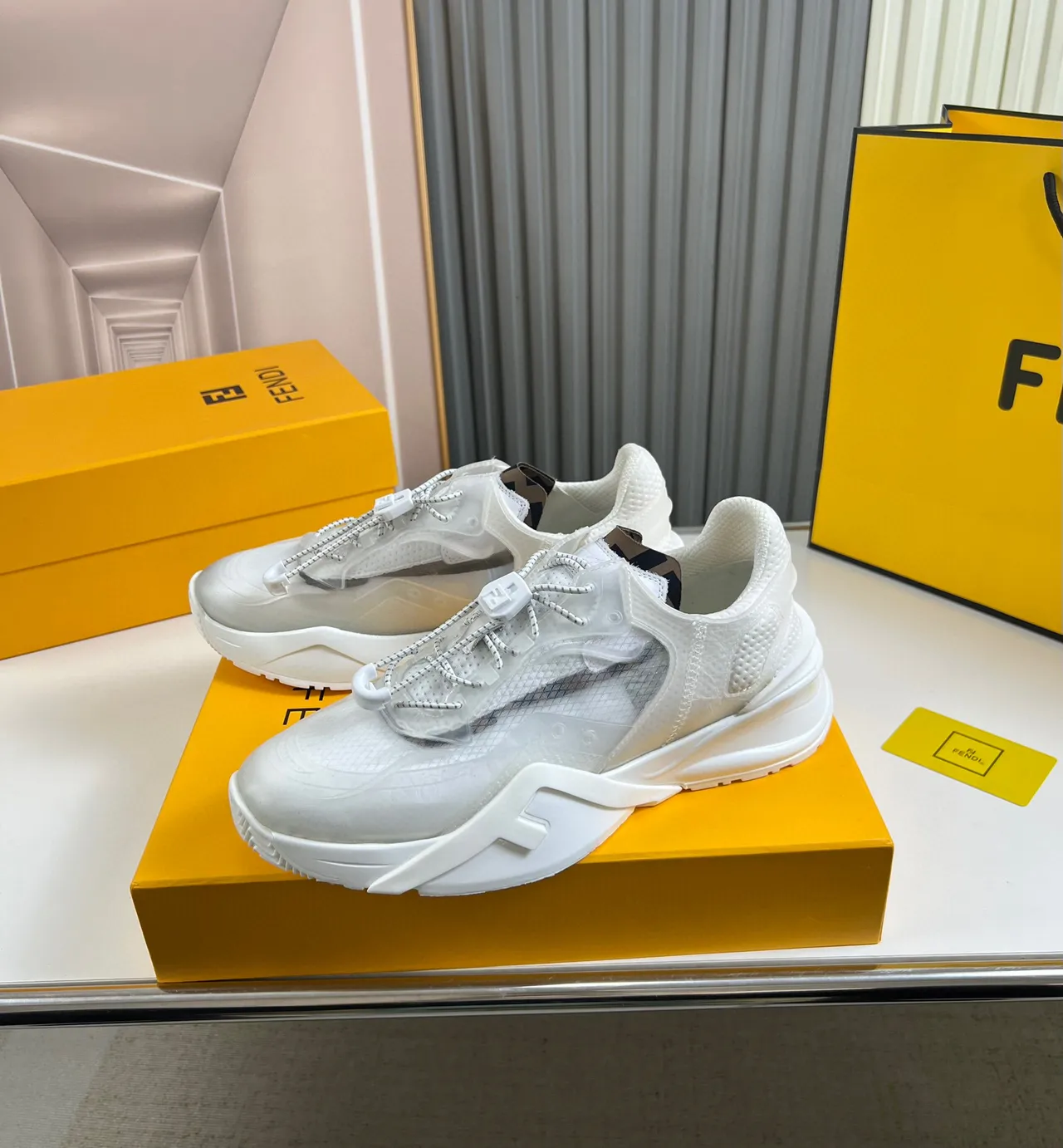 Fendi Blanc Semelle Sculptée Superposition de Maille Translucide Chaussures Chunky 9