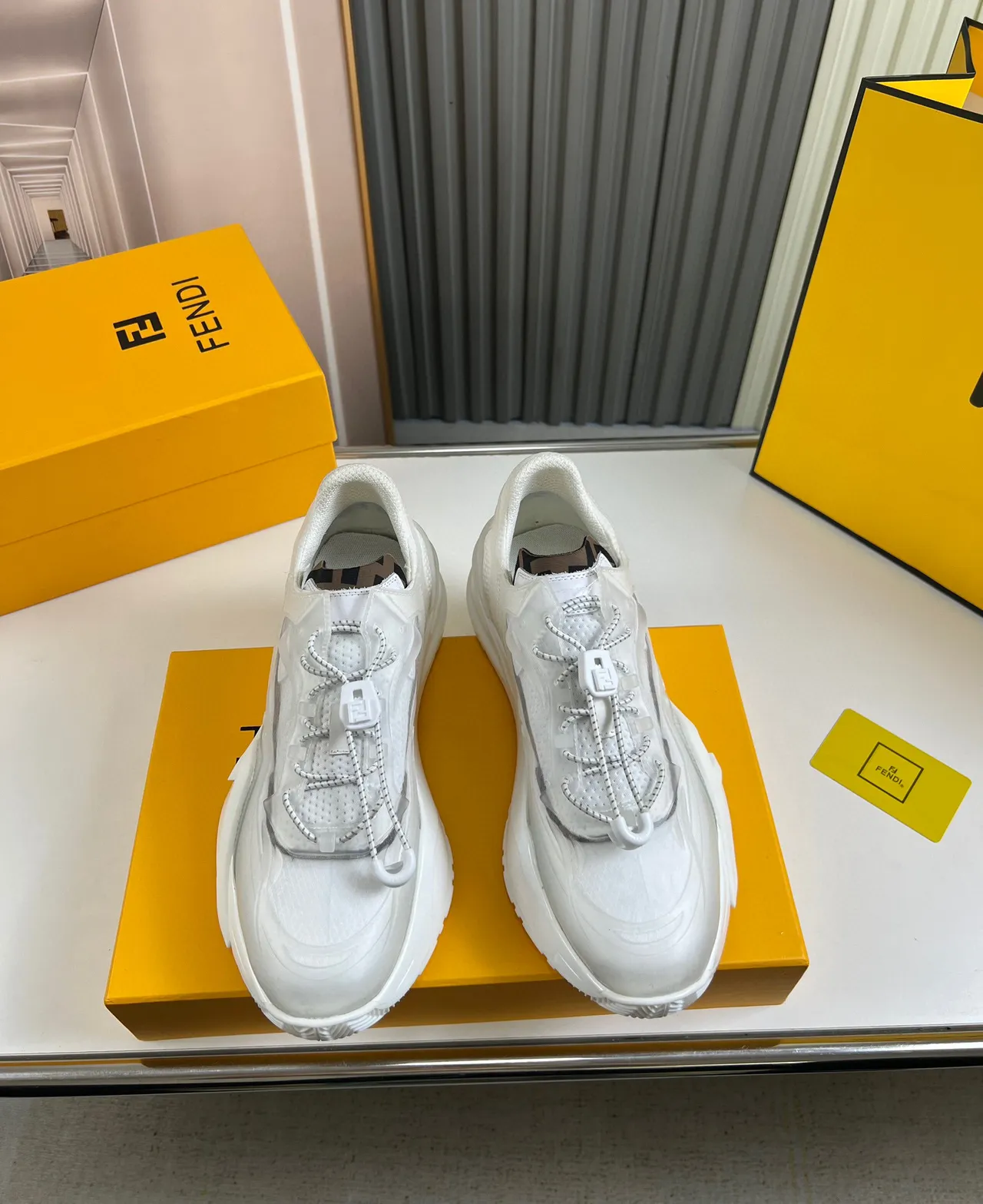 Fendi Blanc Semelle Sculptée Superposition de Maille Translucide Chaussures Chunky 8
