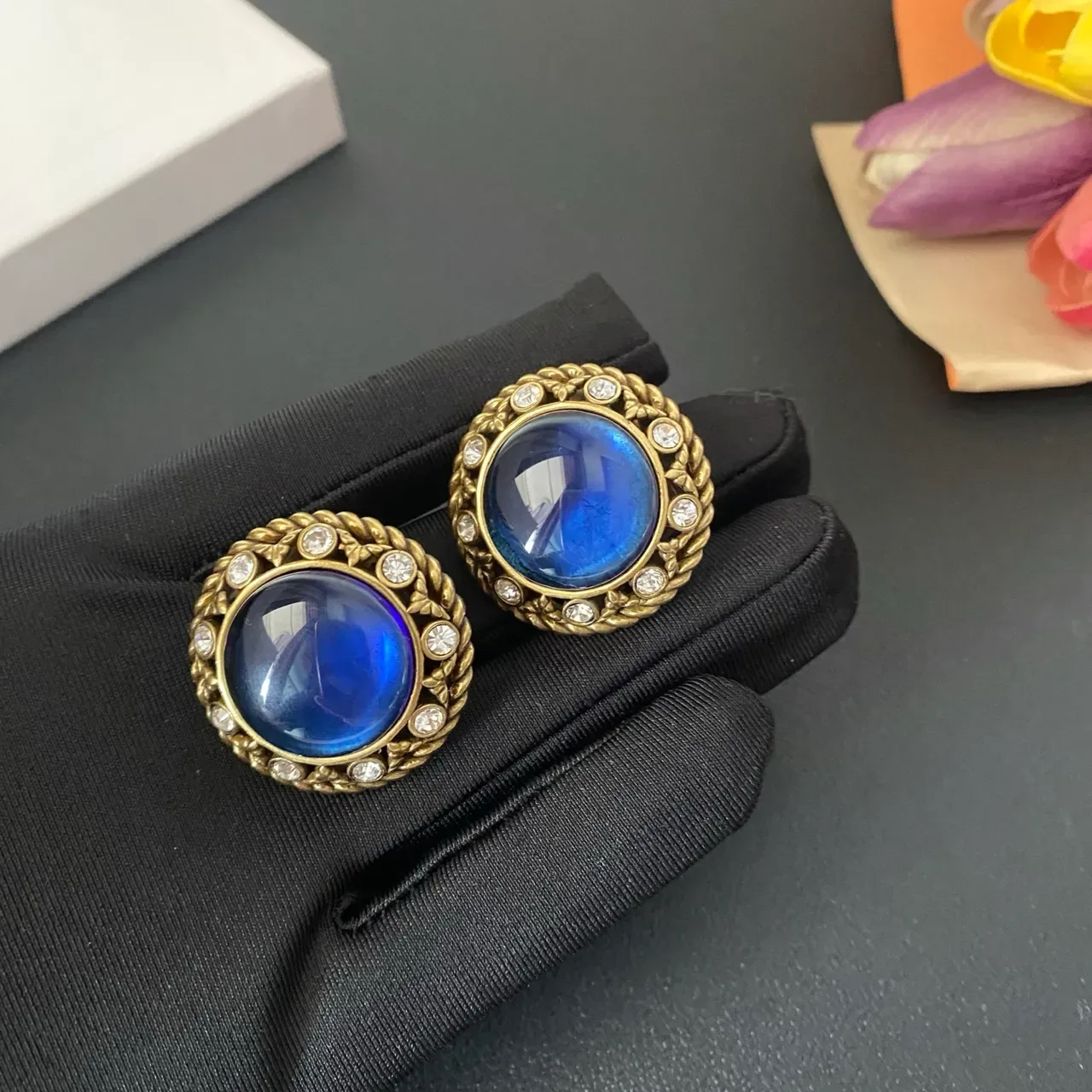 Antique Gold-Tone Braided Rope Cabochon Crystal Stud Earrings 8