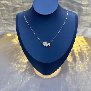 قلادة غير متماثلة مزدوجة التعليقات Pavé و Cabochon