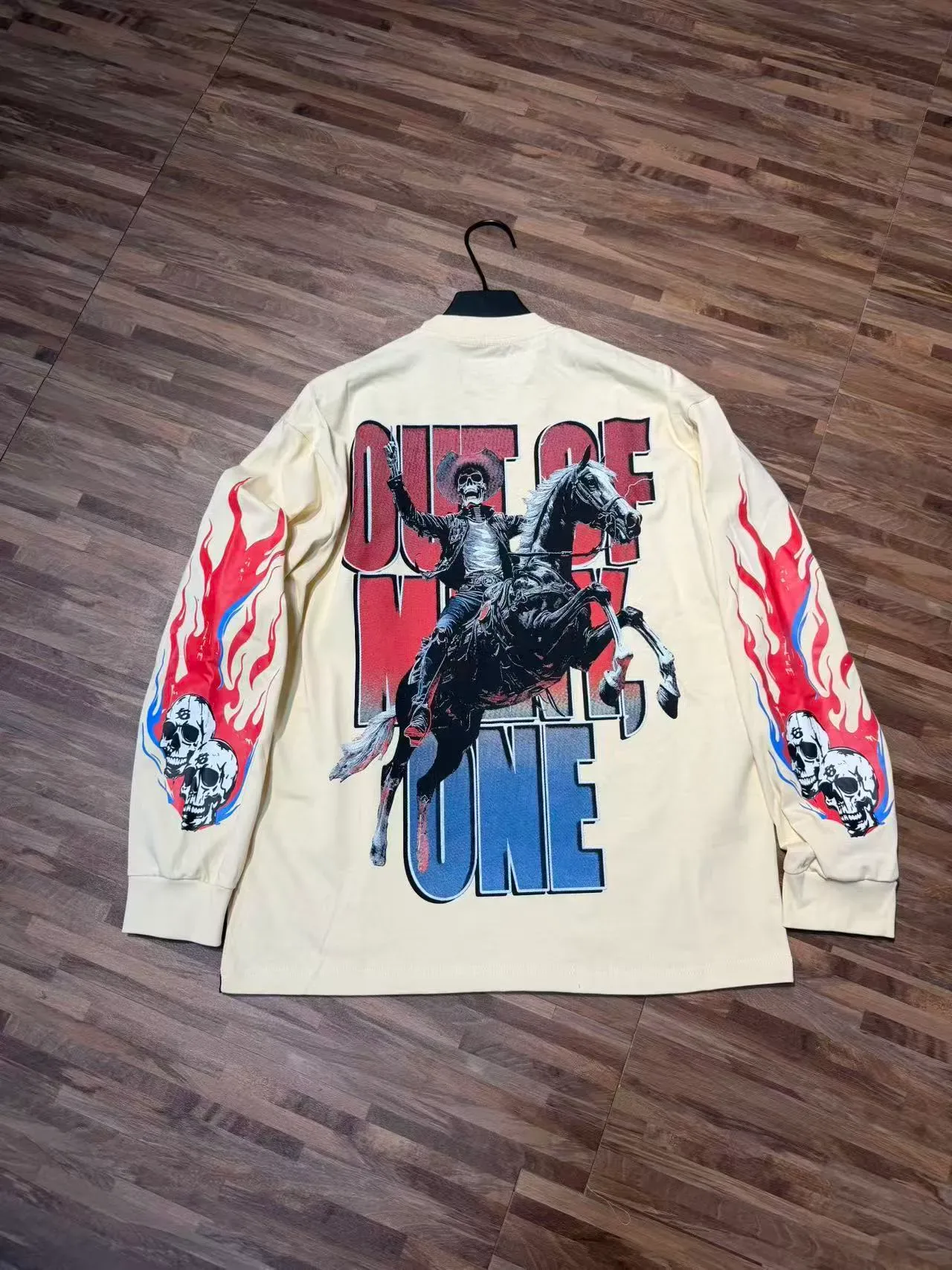 Beige Graphic-Print Long-Sleeve Crewneck T-Shirt 7