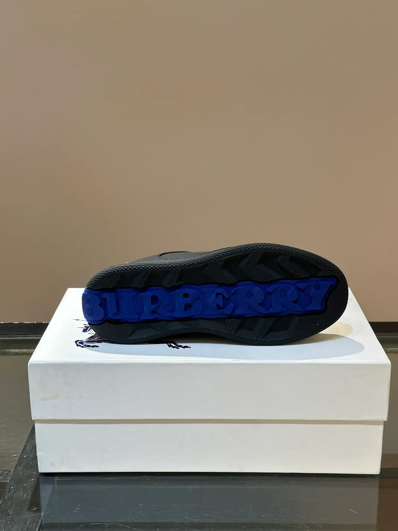 Black and Blue Contrast Lining Lifestyle Sneakers 2