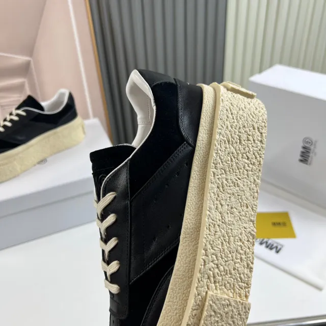 Black and Cream Platform Lifestyle Sneaker 2