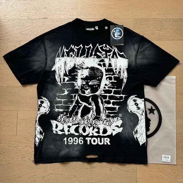 Black and White Graphic Print Oversized T-Shirt 9