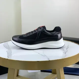 Tênis Lifestyle Preto e Branco de Malha e Couro Inspirados em Runner