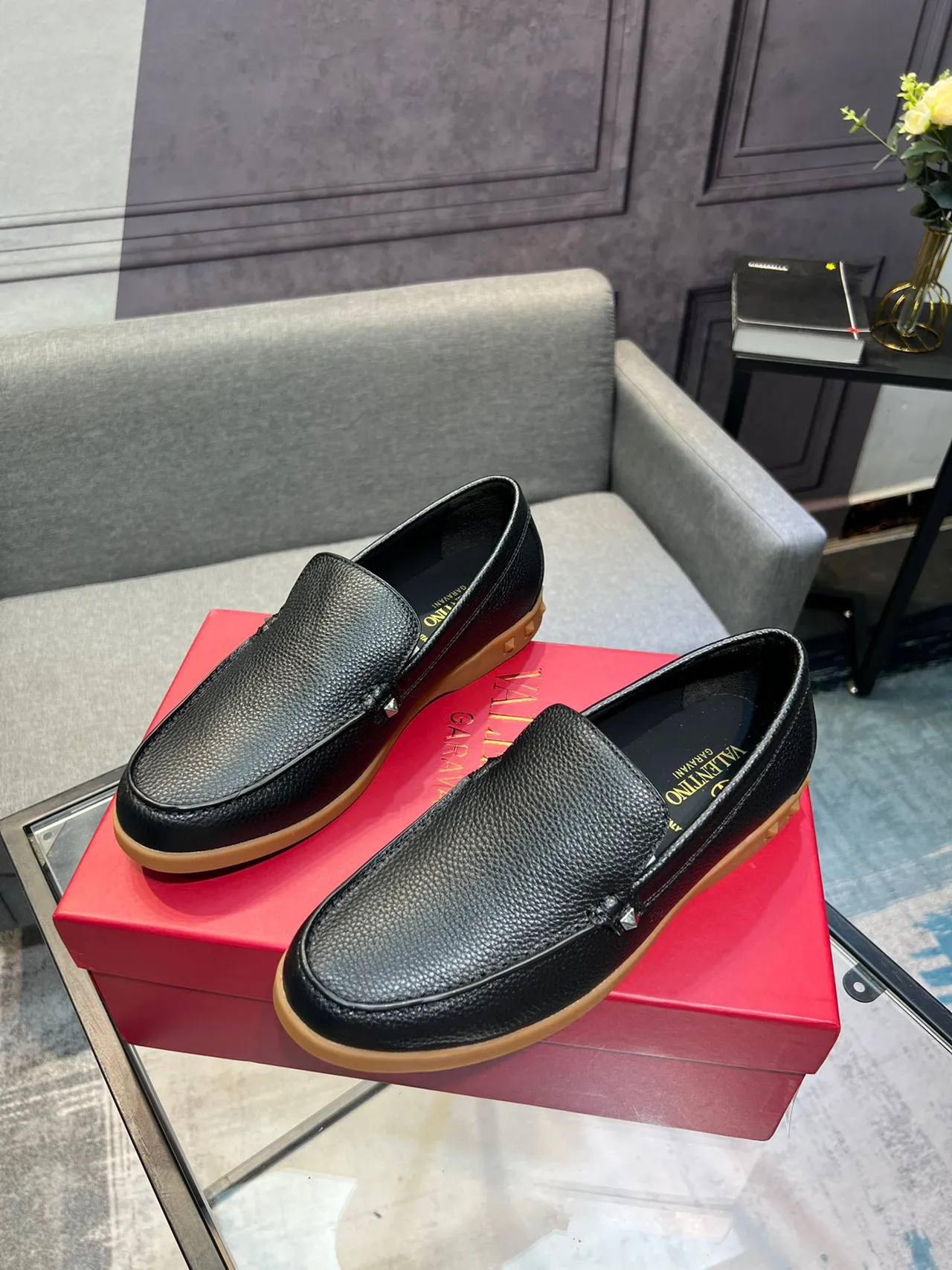 Black Beige Pebbled Leather Gum Sole Loafer 3