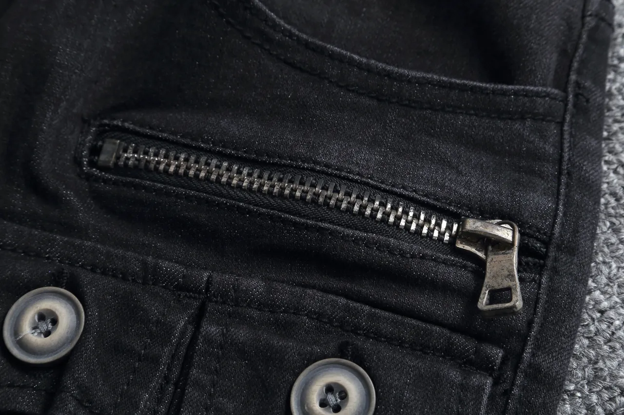 Black Distressed Cargo-Pocket Zipper-Accent Denim Shorts 12