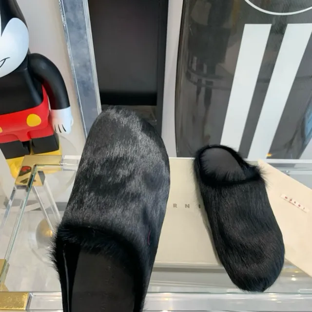 Black Fur-Covered Open-Back Slipper 3