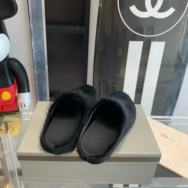 Black Fur-Covered Open-Back Slipper 4