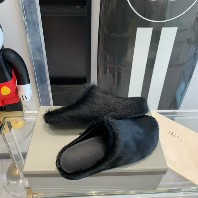 Black Fur-Covered Open-Back Slipper 7
