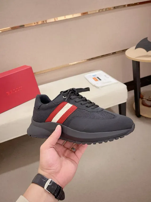 Black Red Low-Top Mesh-and-Synthetic Upper Sneakers 4