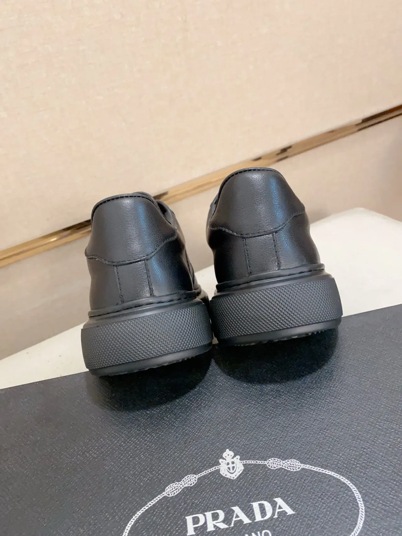 Black Red Smooth Leather Upper Low-Top Silhouette Sneakers 3