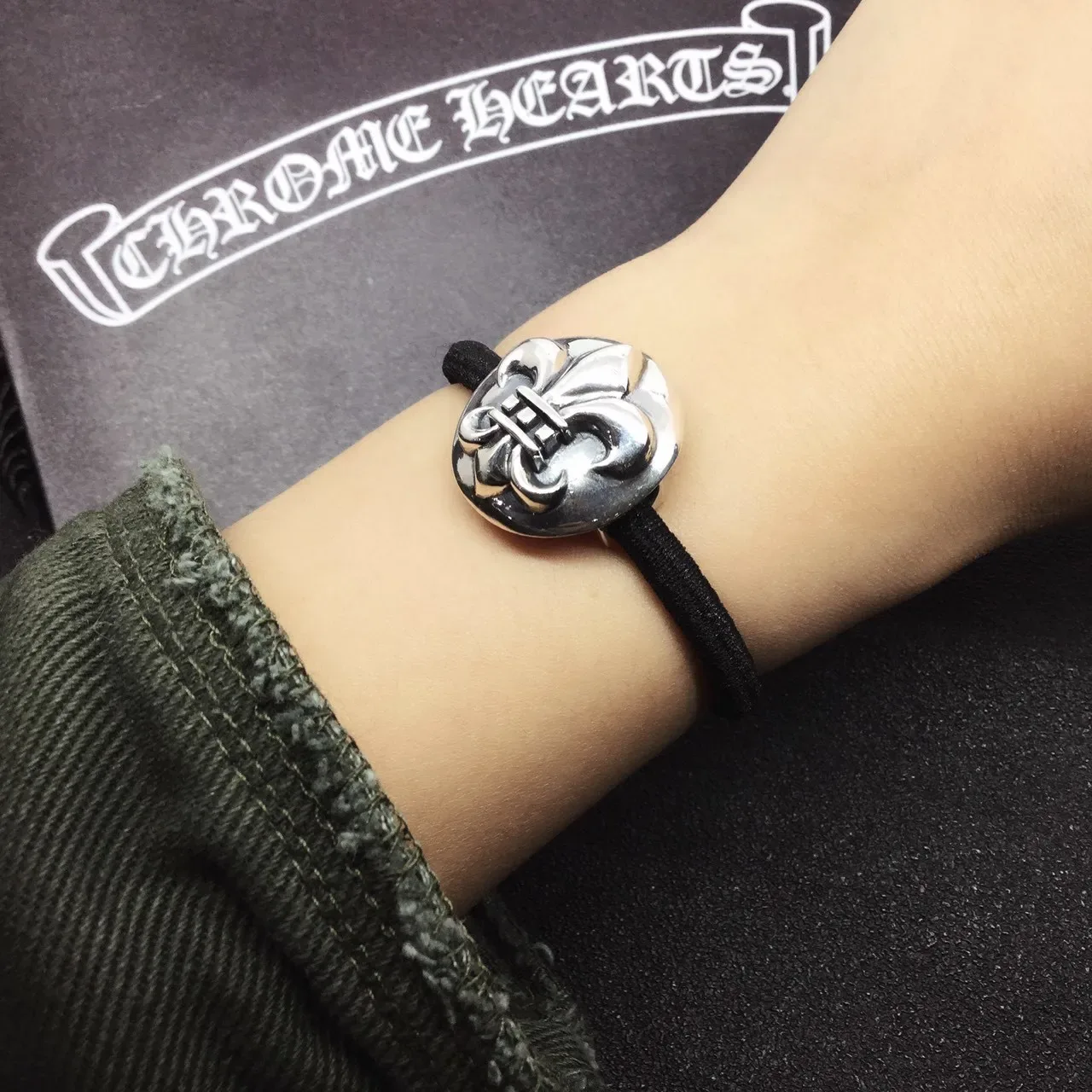 Black Silver Elastic Hair Tie Fleur-De-Lis Charm Bracelet 2