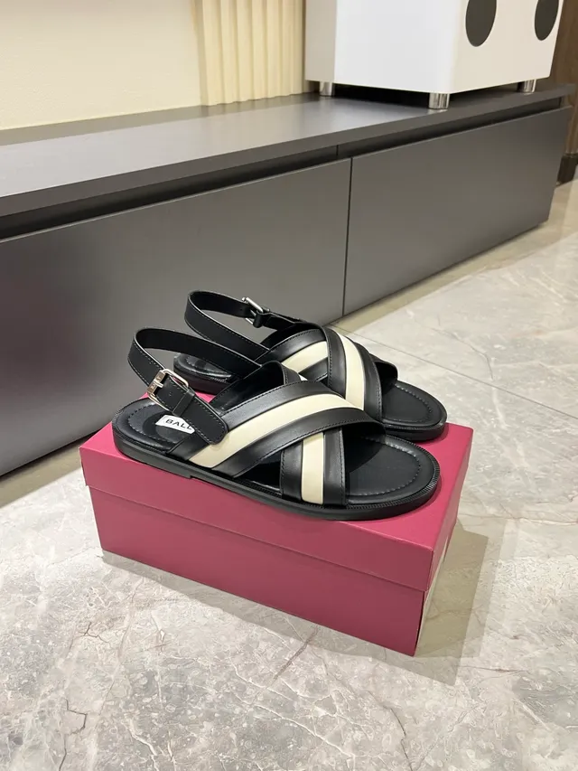 Black Striped Crisscross Strap Casual Sandals 3