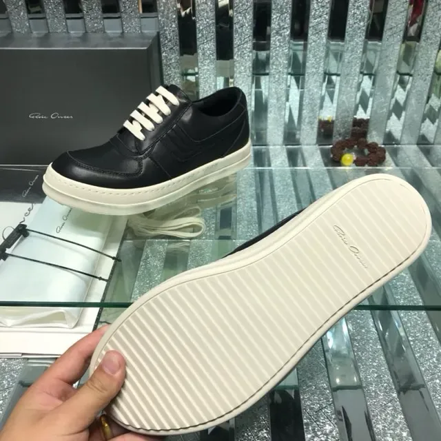 Black White Leather Upper Contrast Laces Lifestyle Sneakers 3