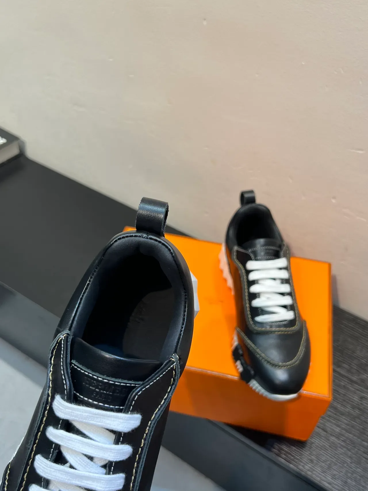 Black White Leather Upper Contrast Stitching Sneakers 7