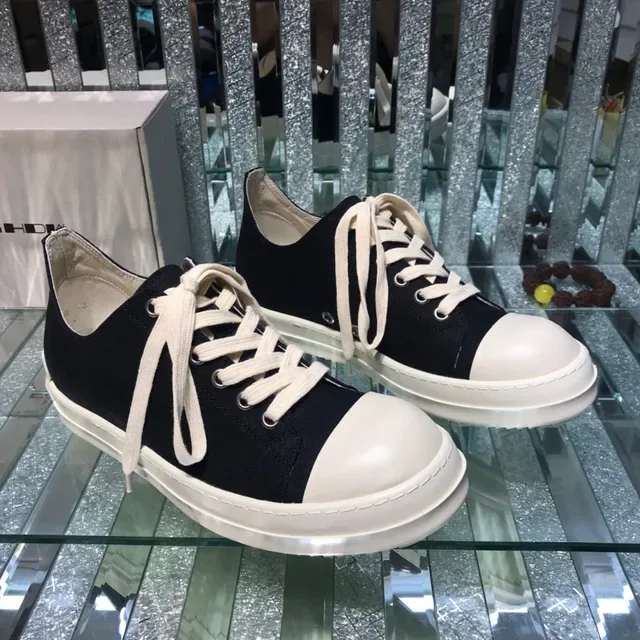 Black White Minimalist Low-Top Canvas Upper Sneakers 7