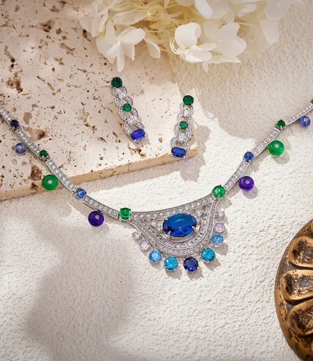 Blue Multicolor Gem-Set Pendant Multi-Stone Cabochon Accents Necklace 3