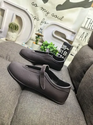 Brown Flat Sole T-Strap Closure Mary Jane Shoes 7