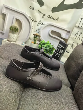 Brown Flat Sole T-Strap Closure Mary Jane Shoes 9