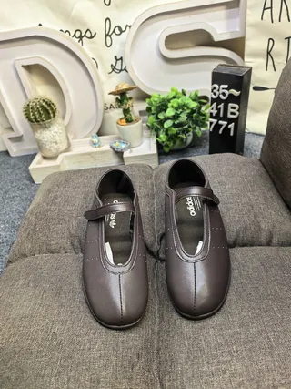 Brown Flat Sole T-Strap Closure Mary Jane Shoes 10