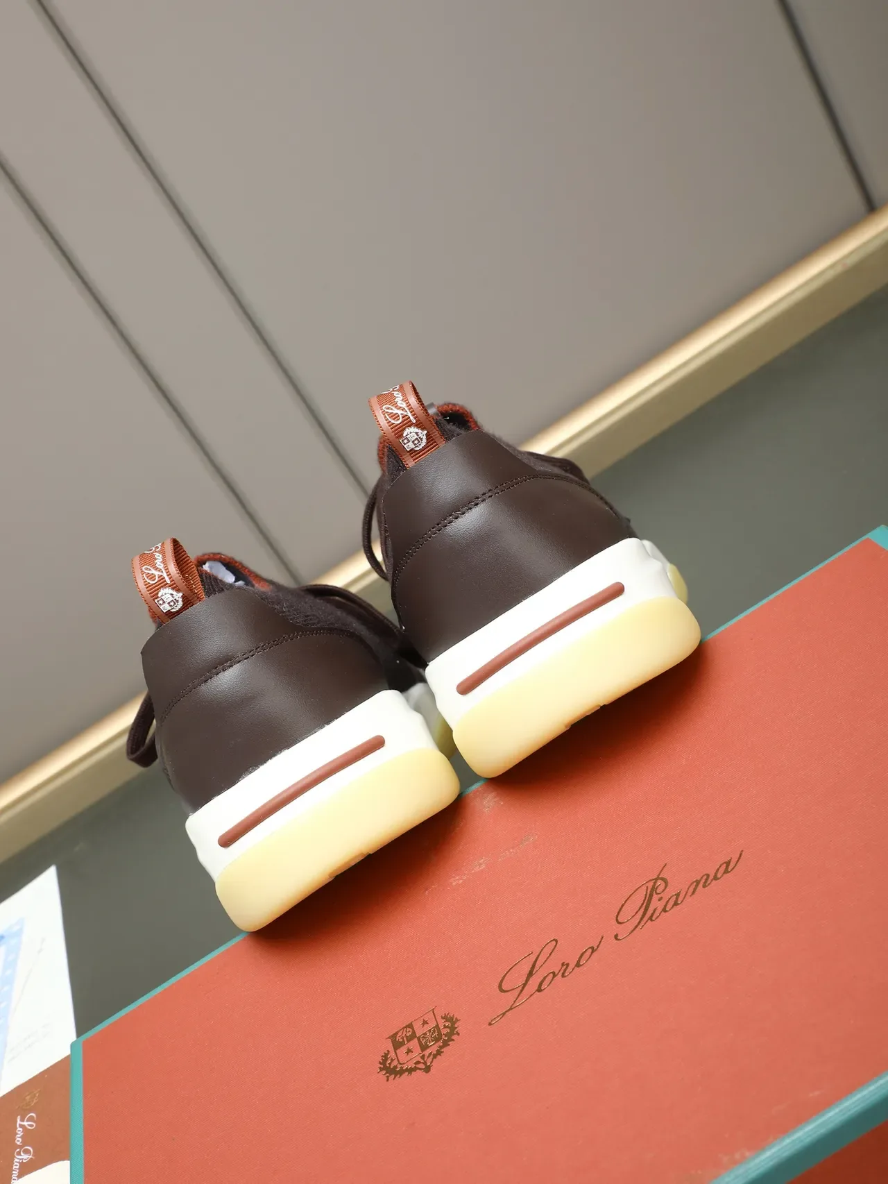Brown Gray Knit Upper Leather Heel Counter Sneakers 3