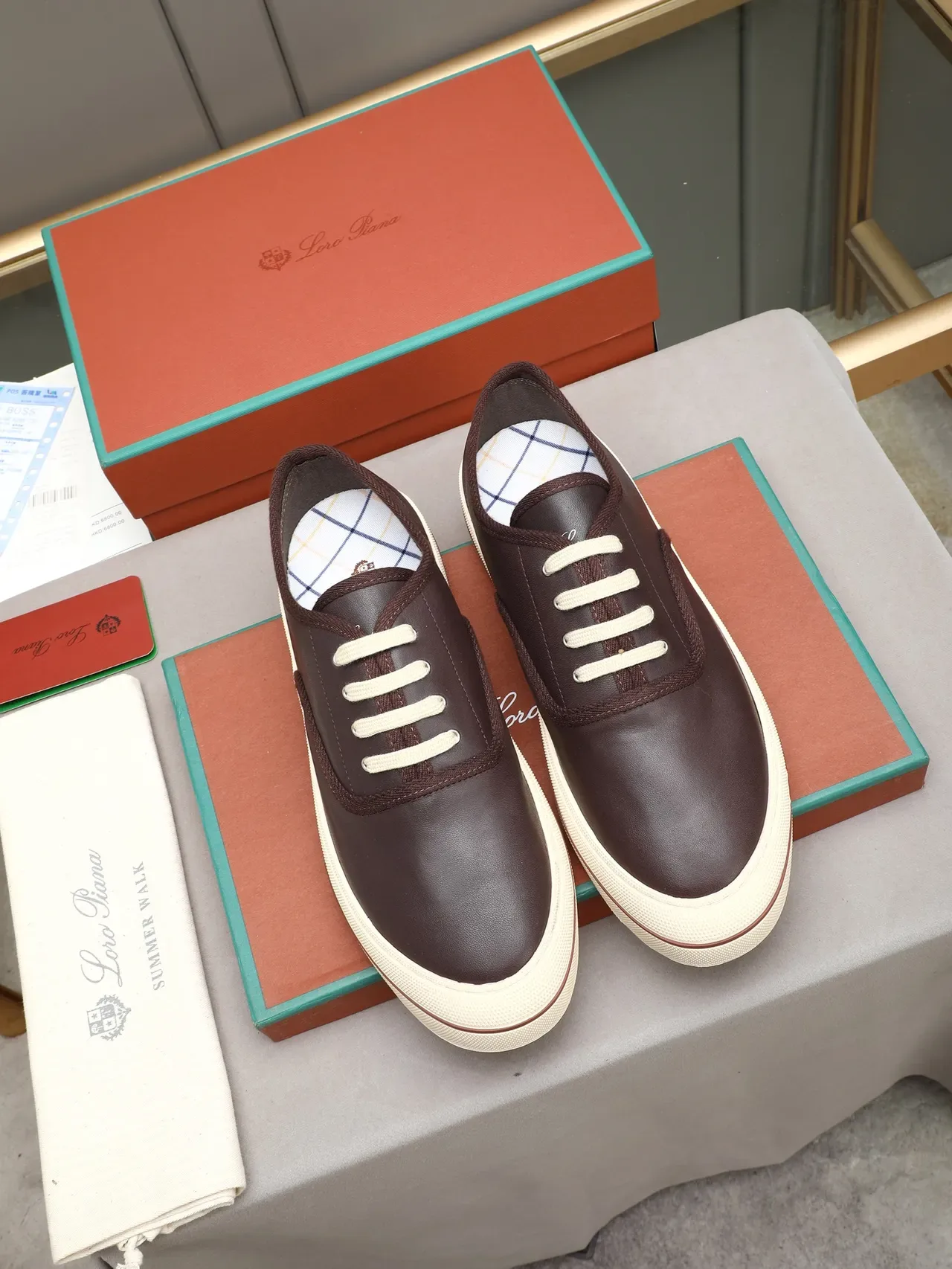 Brown Leather Low-Top Lace-Up Casual Shoe 2