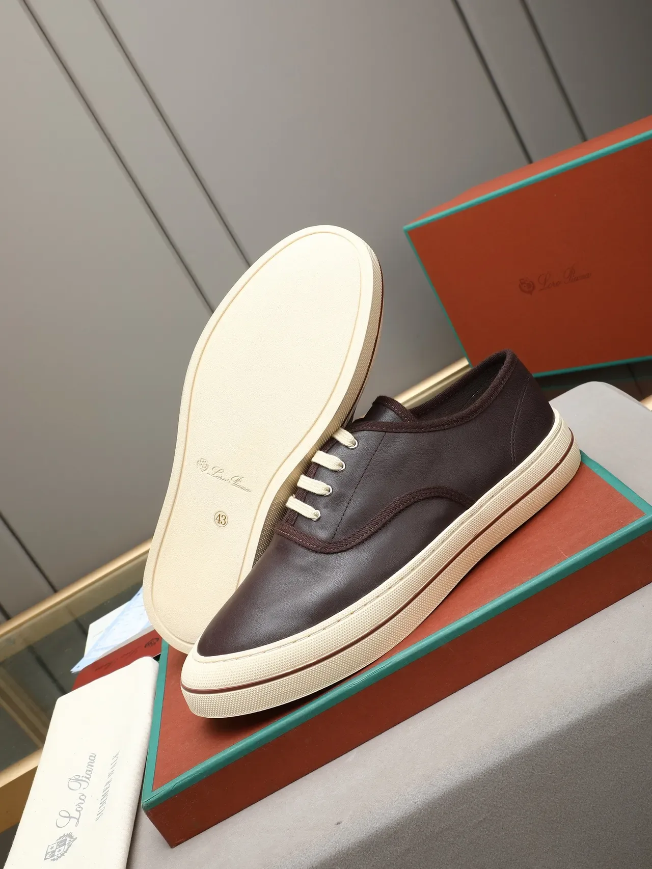 Brown Leather Low-Top Lace-Up Casual Shoe 4