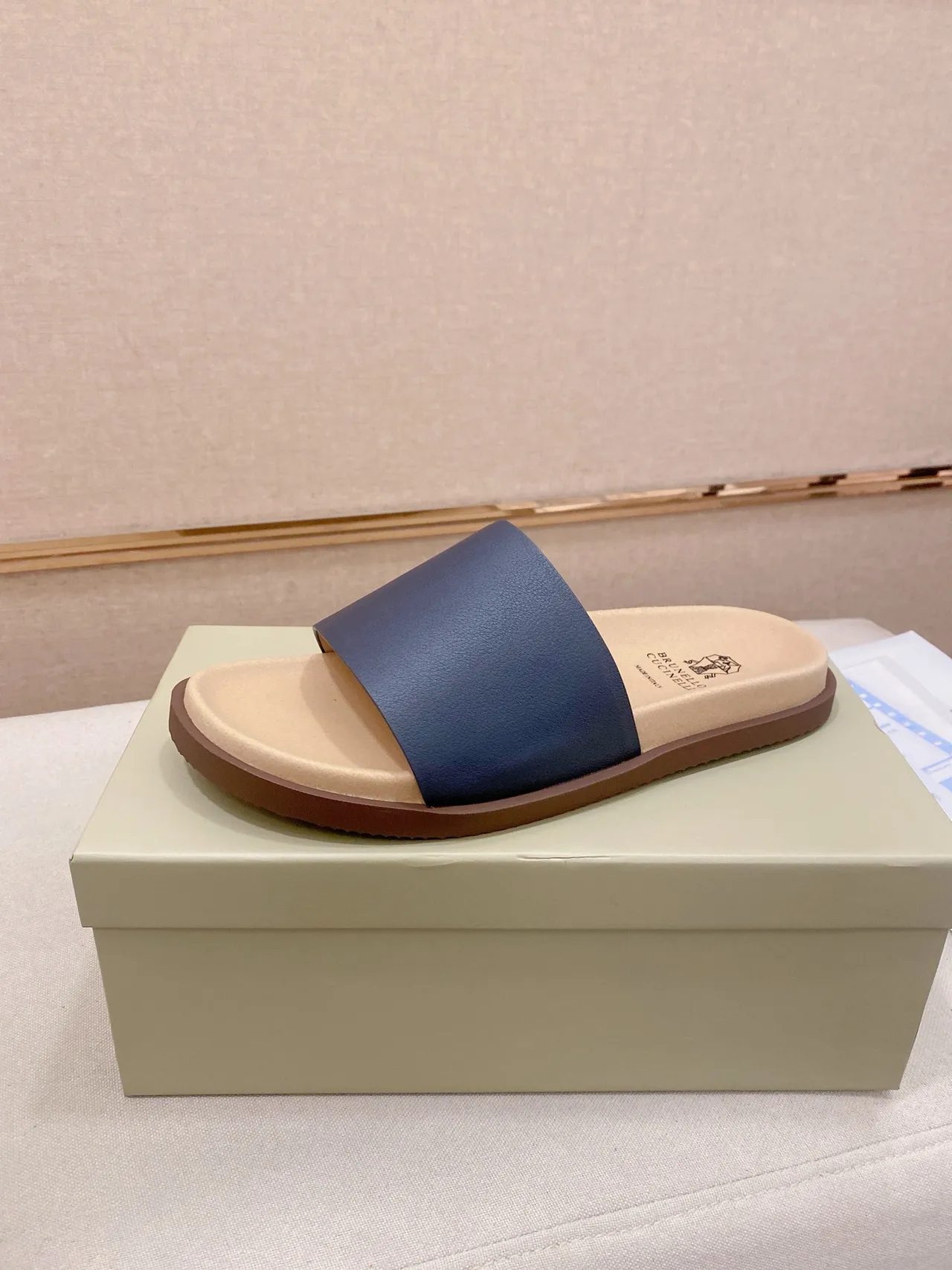 Brunello Cucinelli Black Beige Single-Strap Flat Sole Slippers 10