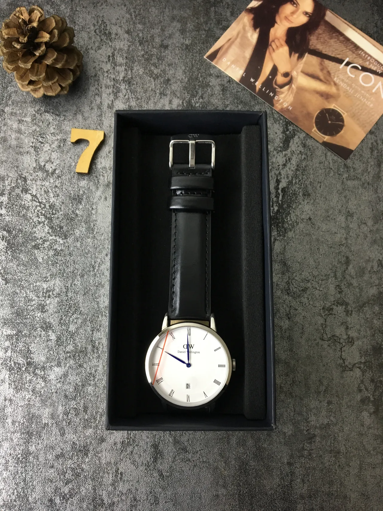 Daniel Wellington Black White Minimalist Thin Case Quartz Watch 2