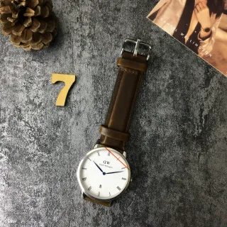 Daniel Wellington বাদামি ও সাদা মিনিমালিস্ট ডায়াল কোয়ার্ট্জ ওয়াচ
