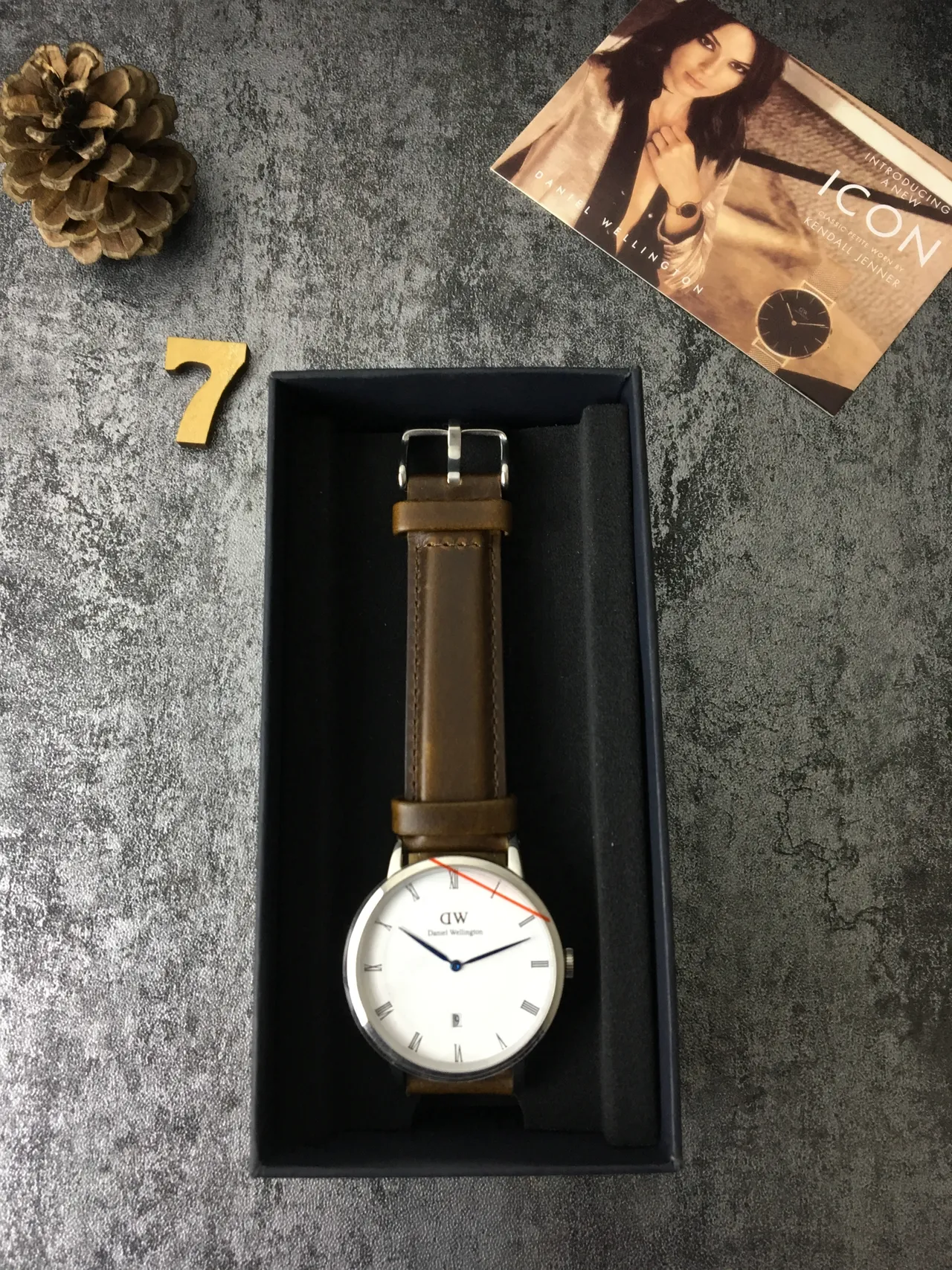 Daniel Wellington 棕白极简表盘石英手表 2