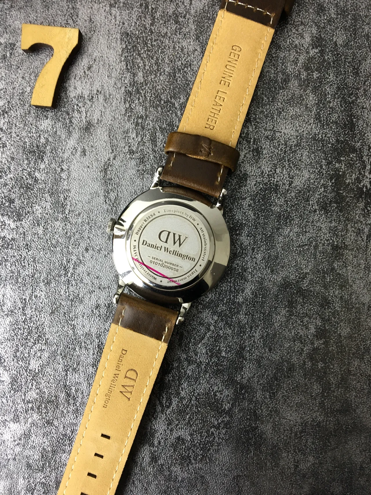 Daniel Wellington 棕白极简表盘石英手表 3
