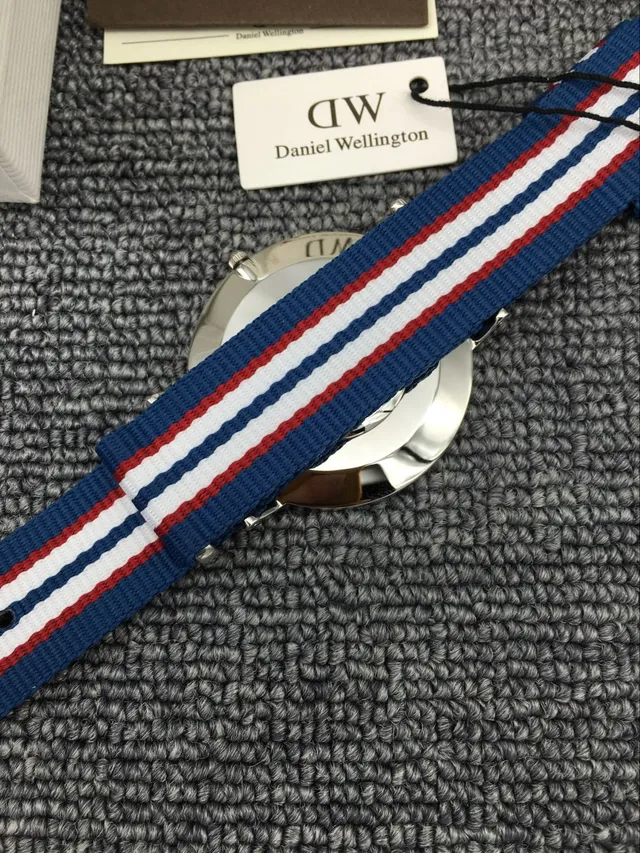 Daniel Wellington Classic Blue Multicolor Minimalist Dial NATO Strap Quartz Watch 5