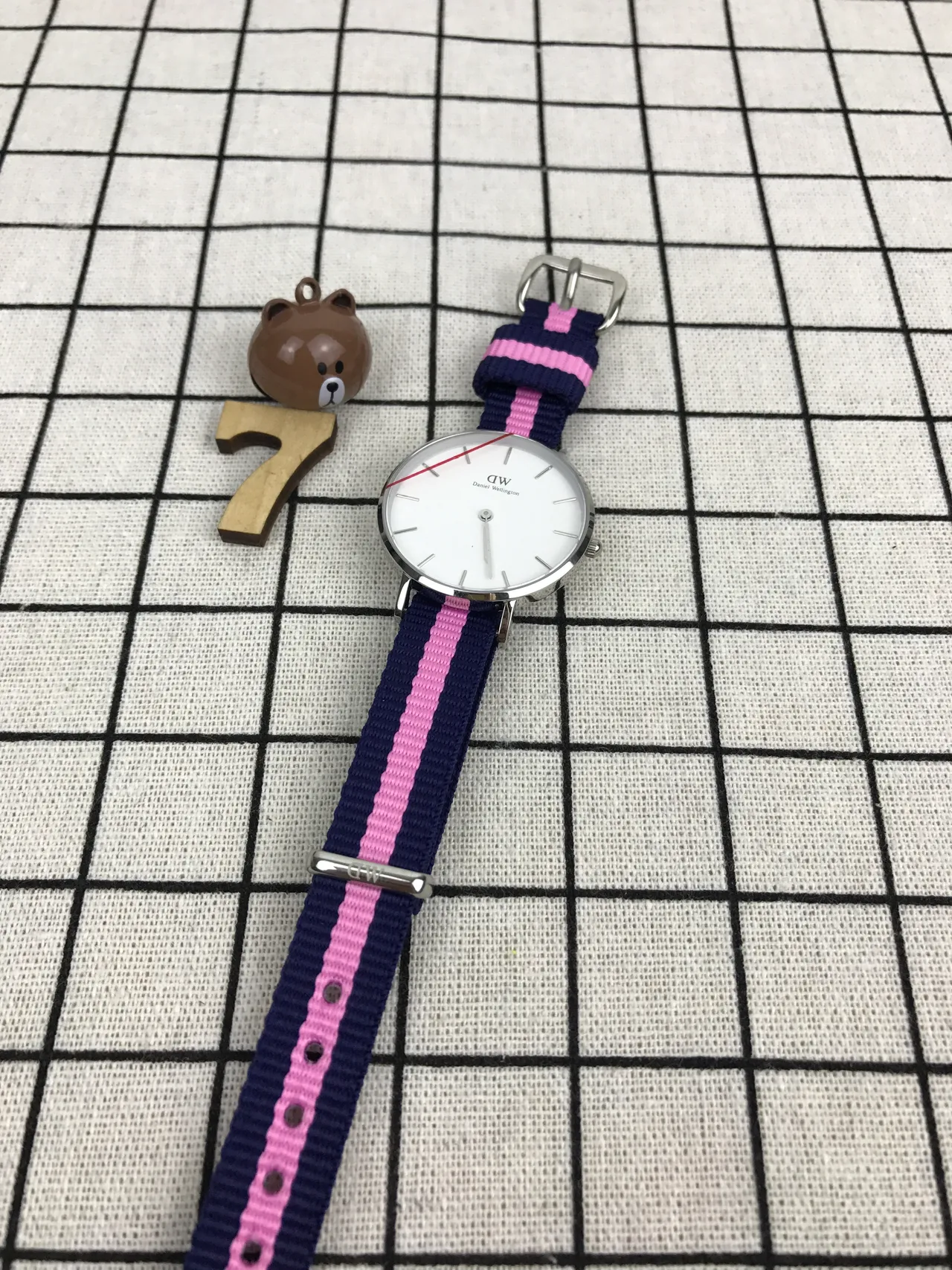 Daniel Wellington Classic Minimalist White Dial Navy Red White NATO Strap Quartz Watch 10