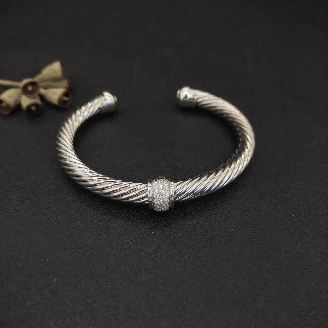 David Yurman Cable Classic Pavé Diamond Center Cuff Bracelet 9