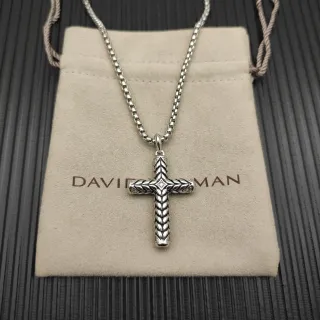 David Yurman Cable Collection Colar com pingente de cruz trançado